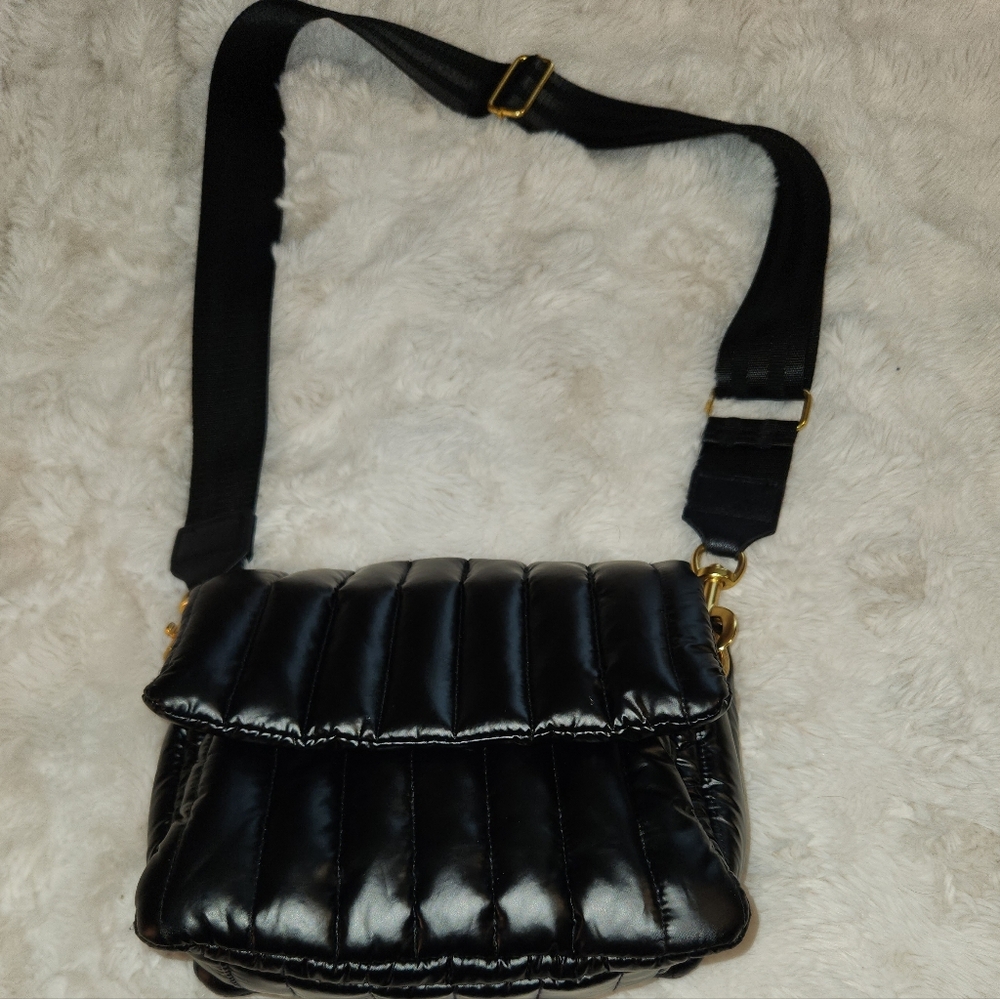 Think Royln Crossbody QShoulder Bag in Black